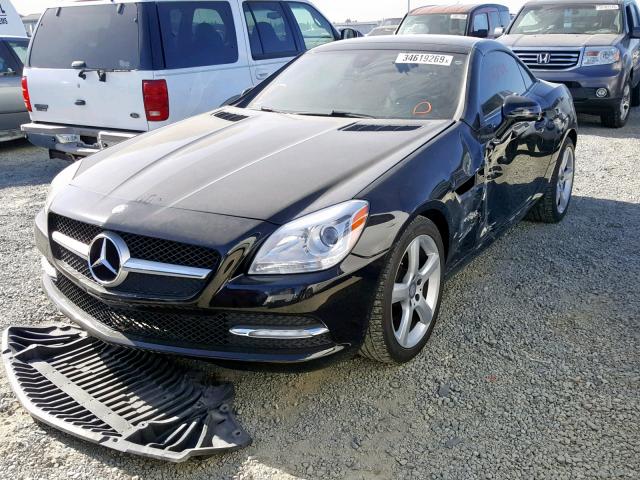 WDDPK4HA2CF037037 - 2012 MERCEDES-BENZ SLK 250 BLACK photo 2