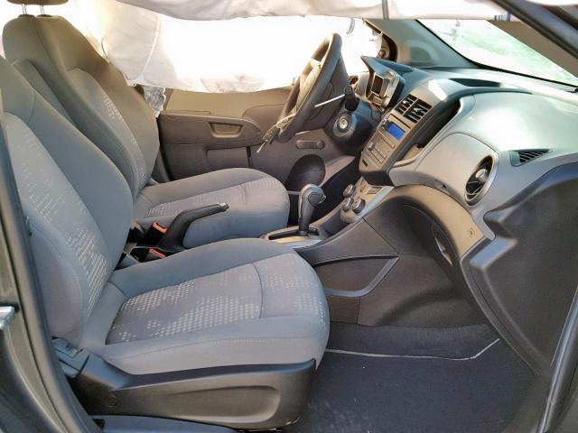 1G1JA5SH5G4183067 - 2016 CHEVROLET SONIC LS GRAY photo 5