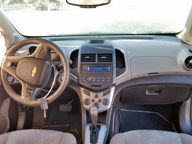 1G1JA5SH5G4183067 - 2016 CHEVROLET SONIC LS GRAY photo 9