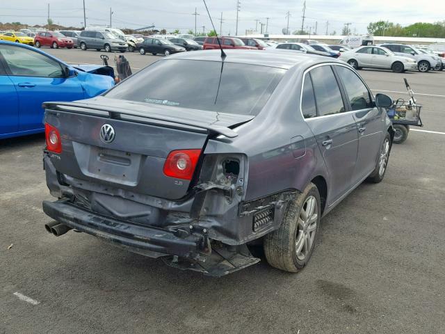 3VWEF71K77M161253 - 2007 VOLKSWAGEN JETTA WOLF GRAY photo 4