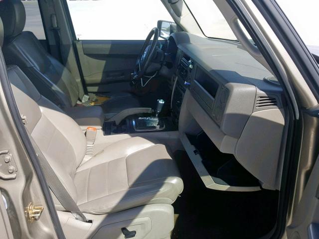 1J8HH48N26C130090 - 2006 JEEP COMMANDER GOLD photo 5