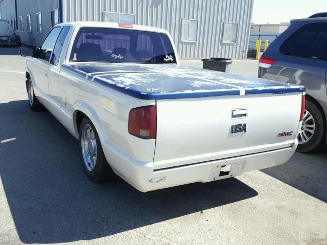 1GTCS195628121213 - 2002 GMC SONOMA WHITE photo 3