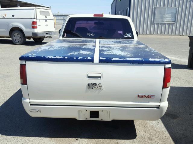 1GTCS195628121213 - 2002 GMC SONOMA WHITE photo 9