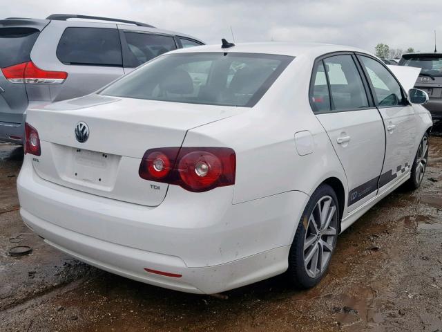 3VWHL7AJ9AM131112 - 2010 VOLKSWAGEN JETTA TDI WHITE photo 4