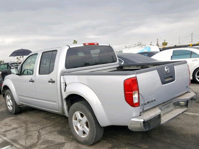 1N6AD07U96C475555 - 2006 NISSAN FRONTIER C SILVER photo 3