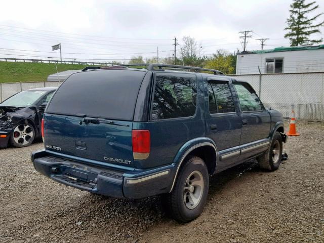 1GNCS13W3W2211548 - 1998 CHEVROLET BLAZER GREEN photo 4