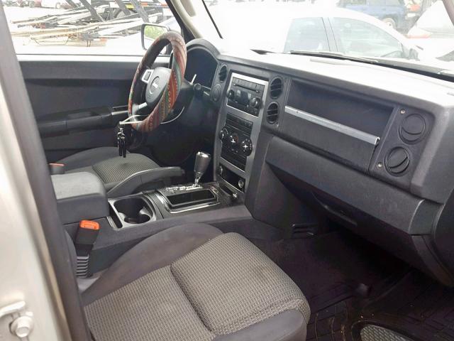 1J8HH48K08C187798 - 2008 JEEP COMMANDER TAN photo 5