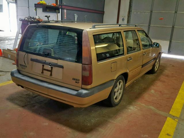 YV1LW5546T2173061 - 1996 VOLVO 850 BASE GOLD photo 4