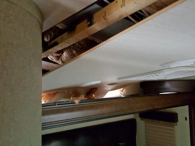 573FR3623K3319820 - 2019 GRAN REFLECTION TWO TONE photo 8