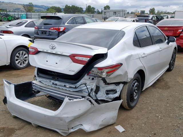 4T1B61HK8JU154044 - 2018 TOYOTA CAMRY XSE WHITE photo 4