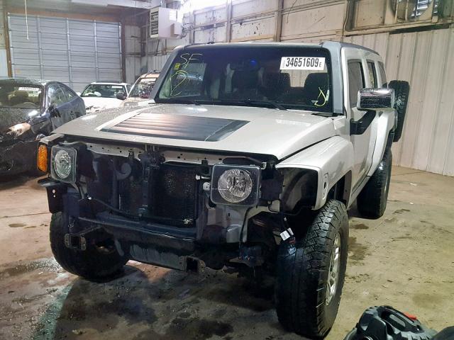 5GTDN136068137208 - 2006 HUMMER H3 SILVER photo 2