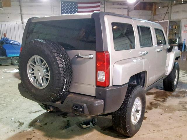 5GTDN136068137208 - 2006 HUMMER H3 SILVER photo 4