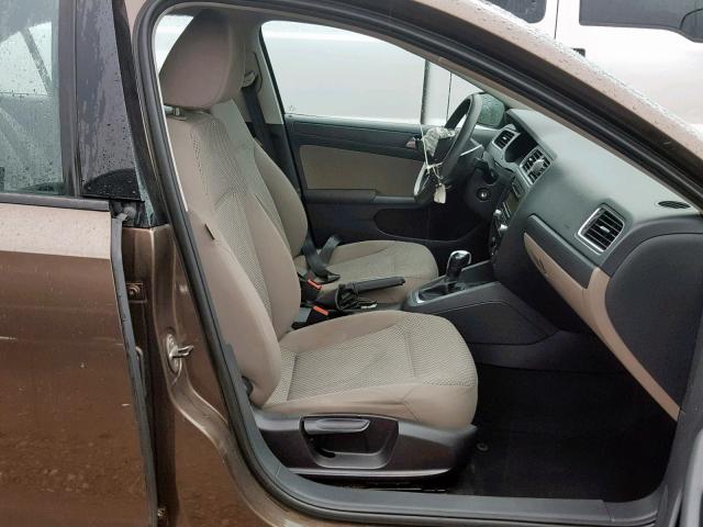 3VW2K7AJ7BM333246 - 2011 VOLKSWAGEN JETTA BASE GOLD photo 5