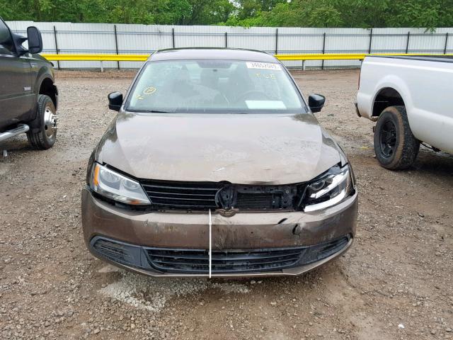 3VW2K7AJ7BM333246 - 2011 VOLKSWAGEN JETTA BASE GOLD photo 9