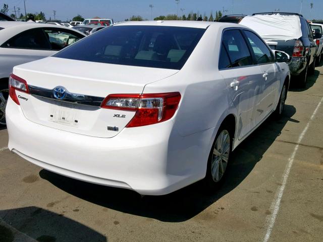 4T1BD1FK5EU117774 - 2014 TOYOTA CAMRY HYBR WHITE photo 4