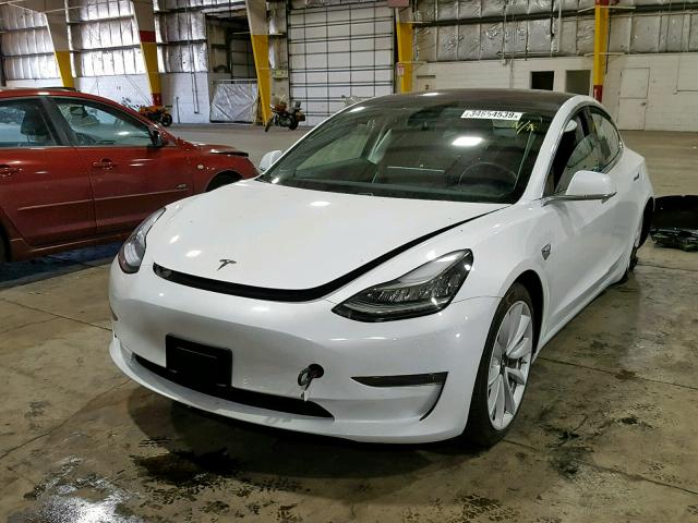 5YJ3E1EA3JF006495 - 2018 TESLA MODEL 3 WHITE photo 2