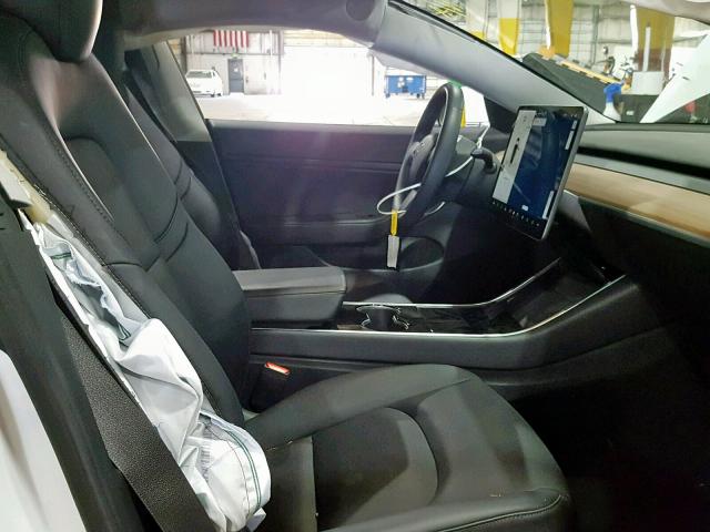 5YJ3E1EA3JF006495 - 2018 TESLA MODEL 3 WHITE photo 5