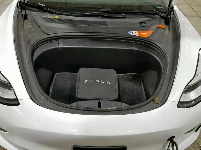 5YJ3E1EA3JF006495 - 2018 TESLA MODEL 3 WHITE photo 7