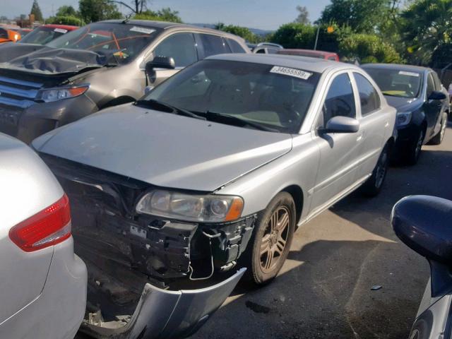 YV1RS612552457459 - 2005 VOLVO S60 SILVER photo 2