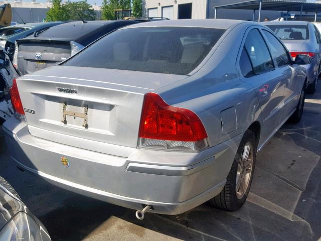 YV1RS612552457459 - 2005 VOLVO S60 SILVER photo 4