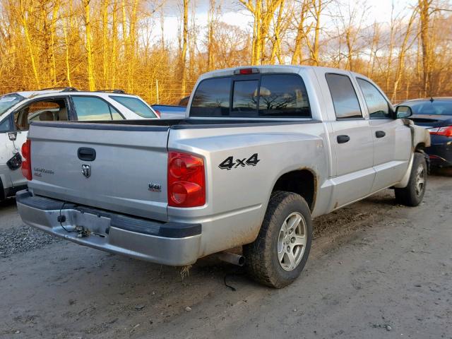 1D7HW48N46S535148 - 2006 DODGE DAKOTA QUA SILVER photo 4