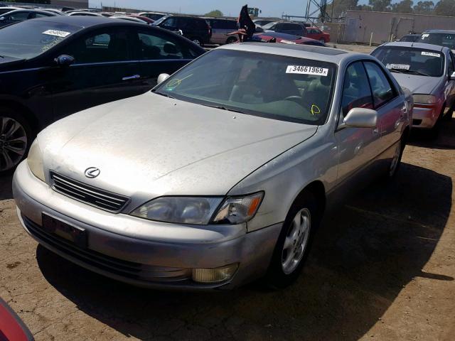 JT8BF22G5V0071312 - 1997 LEXUS ES 300 SILVER photo 2