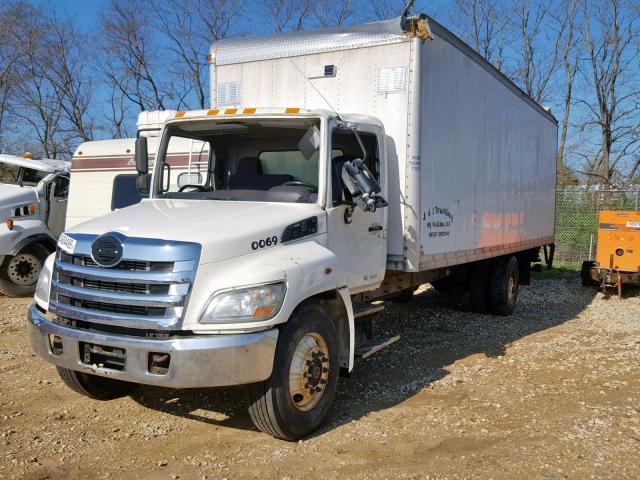 5PVNJ8JV7B4S53016 - 2011 HINO 258/268 WHITE photo 2