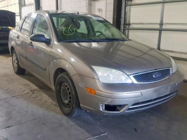 1FAFP34N65W266677 - 2005 FORD FOCUS ZX4 BEIGE photo 1