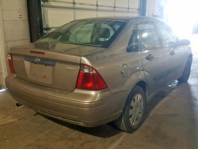 1FAFP34N65W266677 - 2005 FORD FOCUS ZX4 BEIGE photo 4