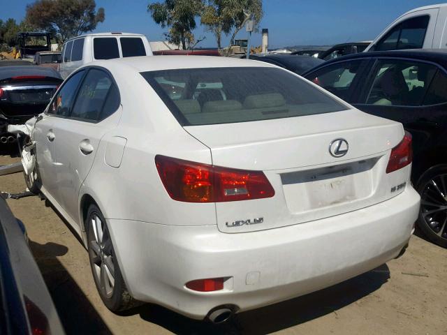 JTHBK262X65000511 - 2006 LEXUS IS 250 WHITE photo 3