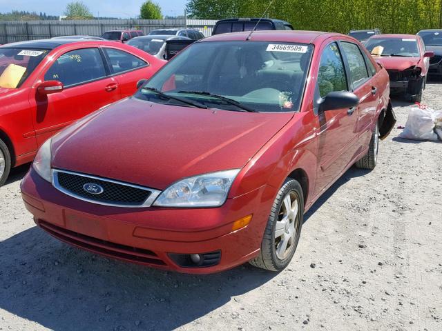 1FAFP34N85W179718 - 2005 FORD FOCUS ZX4 RED photo 2