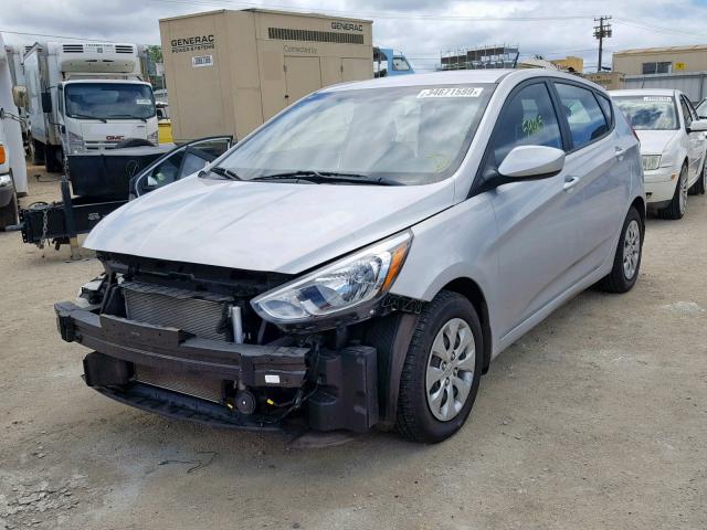 KMHCT5AE9GU265297 - 2016 HYUNDAI ACCENT SE SILVER photo 2