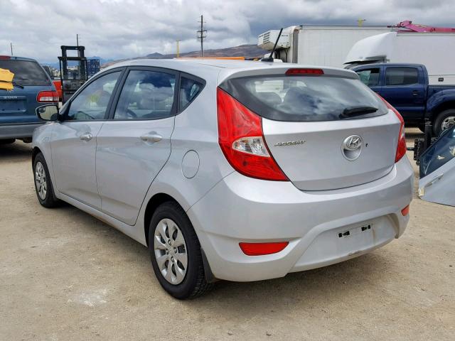 KMHCT5AE9GU265297 - 2016 HYUNDAI ACCENT SE SILVER photo 3