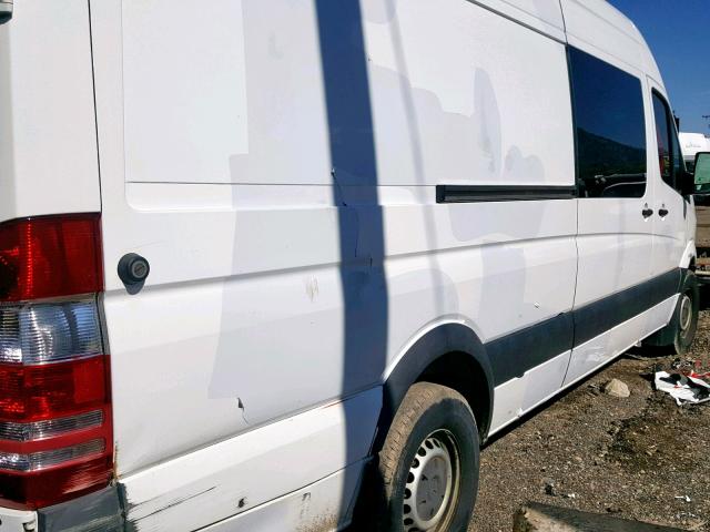 WD4PE8CC8B5551387 - 2011 MERCEDES-BENZ SPRINTER 2 WHITE photo 4