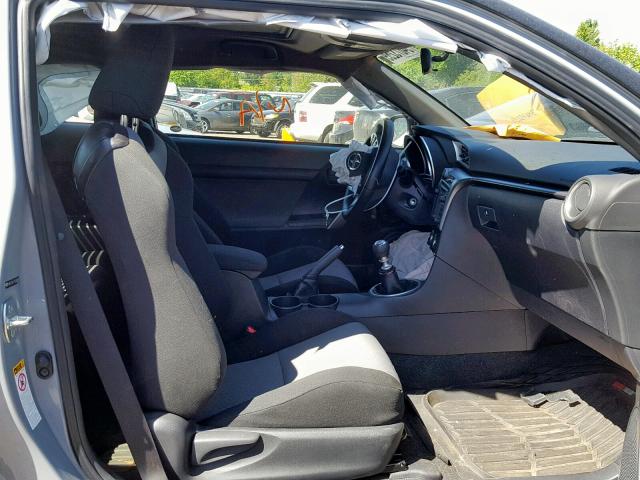 JTKJF5C77FJ006303 - 2015 TOYOTA SCION TC ნაცრისფერი ფოტო 5
