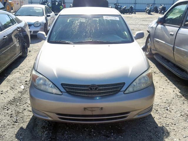 4T1BE32K12U616727 - 2002 TOYOTA CAMRY LE SILVER photo 9