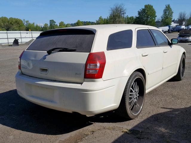 2D4FV48V35H636856 - 2005 DODGE MAGNUM SXT WHITE photo 4