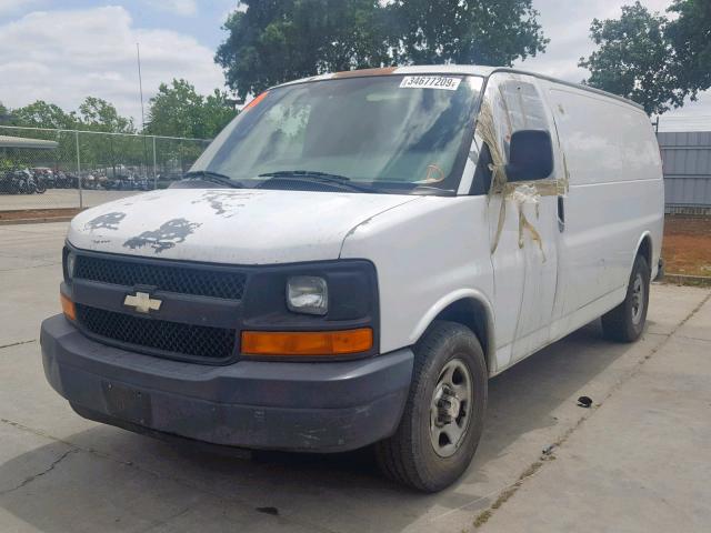 1GCFG15X371118811 - 2007 CHEVROLET EXPRESS G1 WHITE photo 2