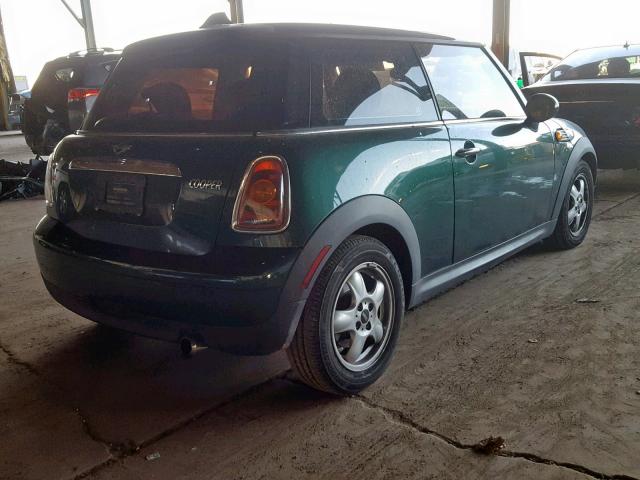 WMWMF33519TW70884 - 2009 MINI COOPER GREEN photo 4