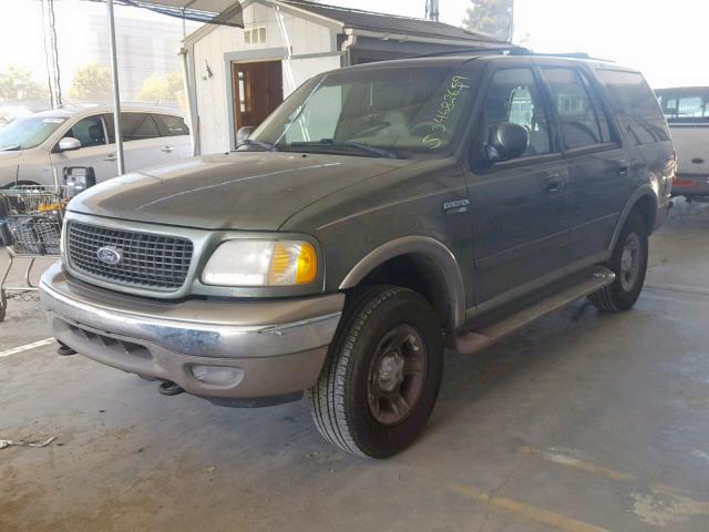 1FMFU18L9YLC30998 - 2000 FORD EXPEDITION GREEN photo 2