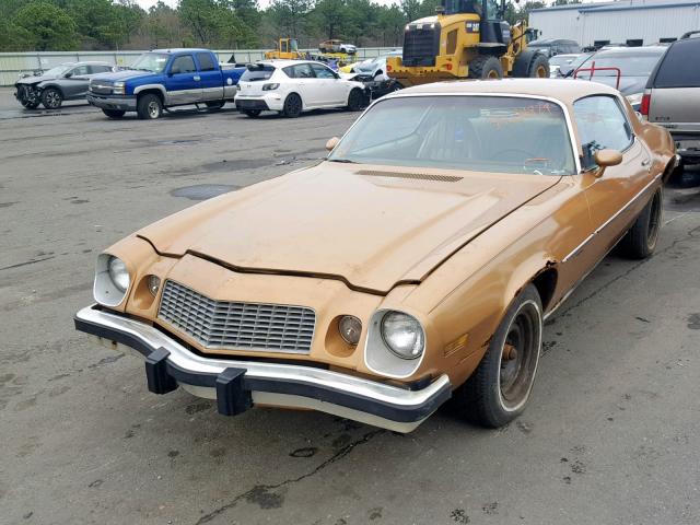 1Q87U7N521379 - 1977 CHEVROLET CAMERO GOLD photo 2