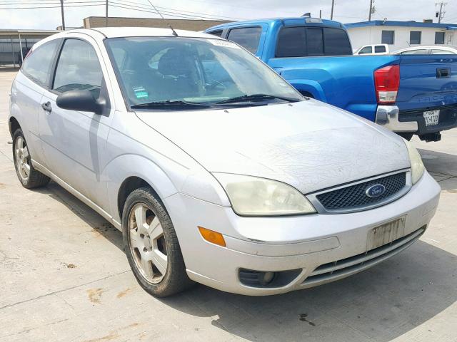 1FAHP31NX7W166789 - 2007 FORD FOCUS ZX3 SILVER photo 1