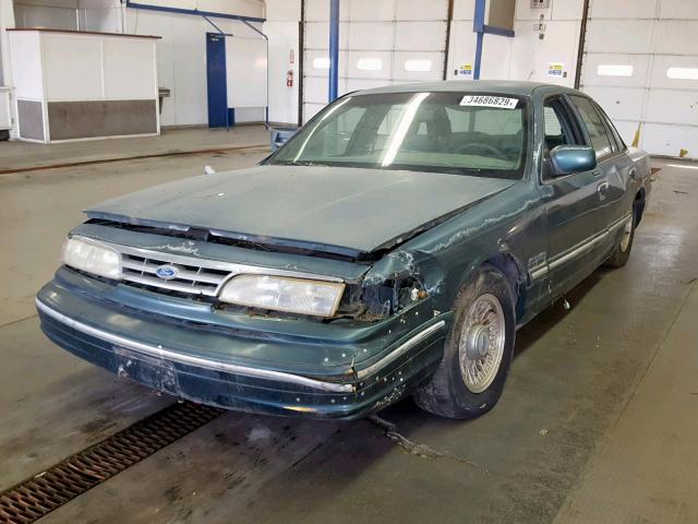 2FALP74W0SX133027 - 1995 FORD CROWN VICT GREEN photo 2