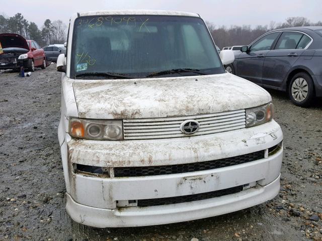 JTLKT334864074434 - 2006 TOYOTA SCION XB WHITE photo 9