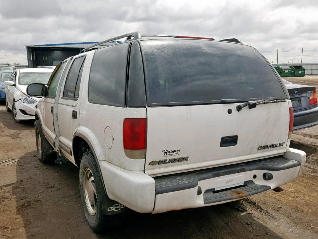 1GNDT13W9Y2188149 - 2000 CHEVROLET BLAZER WHITE photo 3