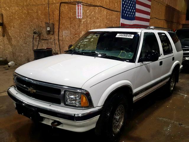 1GNDT13W4T2185460 - 1996 CHEVROLET BLAZER WHITE photo 2