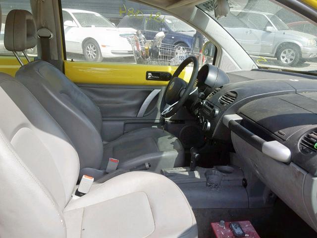 3VWCC21C6XM464715 - 1999 VOLKSWAGEN NEW BEETLE Gelb Foto 5