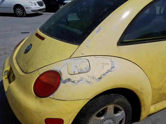 3VWCC21C6XM464715 - 1999 VOLKSWAGEN NEW BEETLE Gelb Foto 9