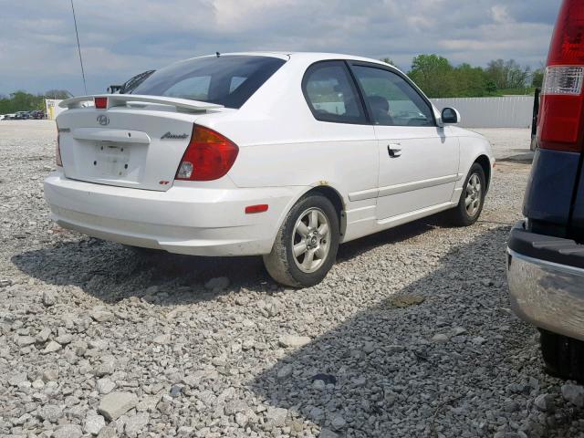 KMHCG35C75U352971 - 2005 HYUNDAI ACCENT GS WHITE photo 4