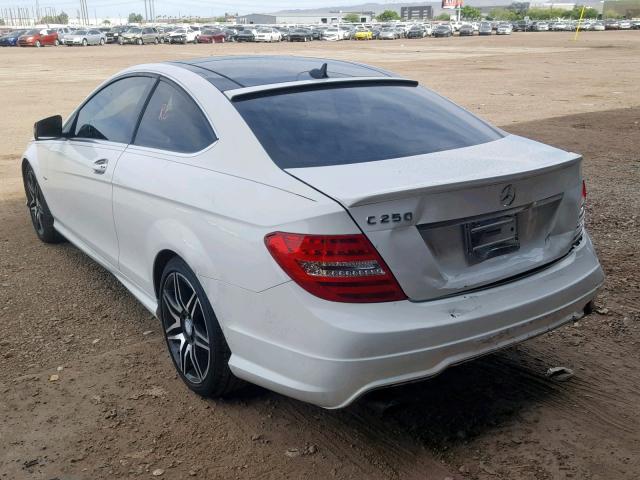 WDDGJ4HBXEG278160 - 2014 MERCEDES-BENZ C 250 WHITE photo 3